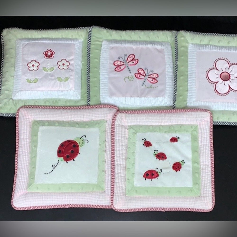 Set of 5 wall hangings from KidsLine